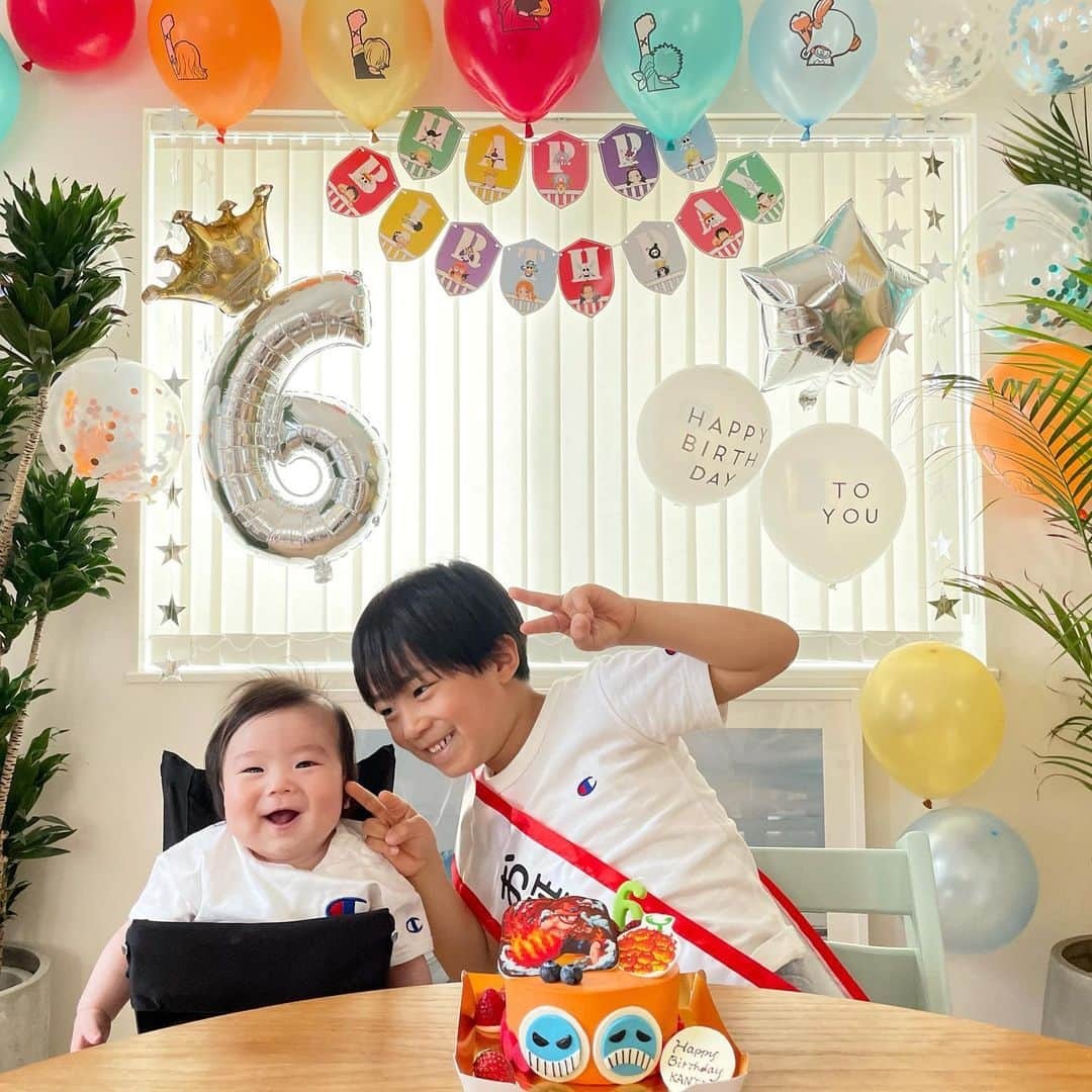 新原愛加さんのインスタグラム写真 - (新原愛加Instagram)「. かんた6歳の誕生日でした🎂 ふうちゃんもハーフバースデー🤍 2人ともおめでとう♡だいすき♡ . . . #happybirthday #誕生日 #誕生日ケーキ #6歳誕生日 #ハーフバースデー #ワンピースケーキ #エース #カンタ成長記録 #フウタ成長記録 #6歳 #6歳男の子 #生後6ヶ月 #生後6ヶ月男の子 #兄弟 #5歳差兄弟 #男の子ママ #boys #boysmom #아들스타그램 #아들 #아들맘」5月7日 11時49分 - niihara_mnk