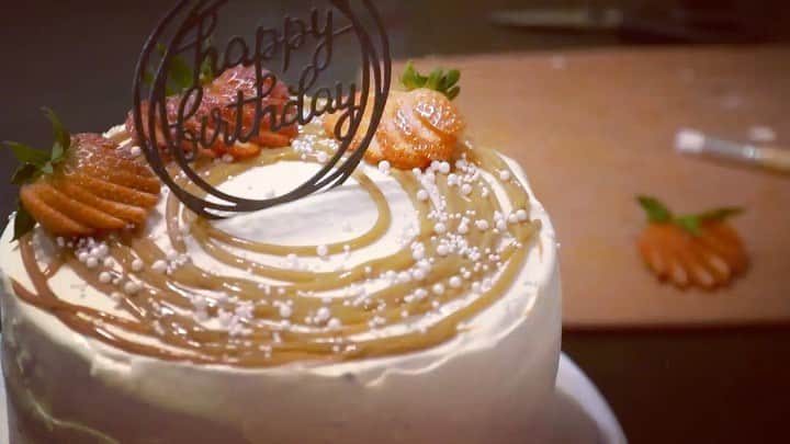 ケイティー・ルクレールのインスタグラム：「Cinco Leches on Seis de Mayo! #KatieBakes   Song: Valarie by Amy Weinhouse」