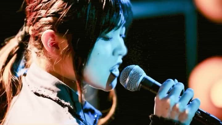 鈴木このみのインスタグラム：「🕸本日発売🕸  鈴木このみ 20th Single 「Bursty Greedy Spider」 (TVアニメ「蜘蛛ですが、なにか？」後期OPテーマ)  これからの歌手人生を逞しく生き抜いていく覚悟で歌いました。 激動のNext Stage📣  配信も始まったよ🎧 nex-tone.link/99961  #蜘蛛ですが」