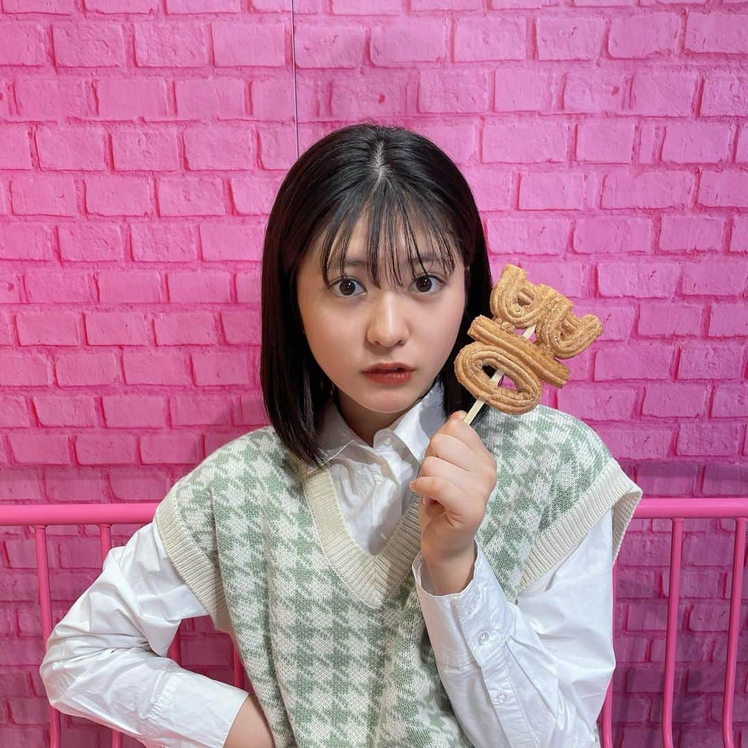 凛美さんのインスタグラム写真 - (凛美Instagram)「◡̈﻿ ﻿ @aland_jp のチュロス🤍﻿ りみは 뿅(ぴょん) と ハートにしました！﻿ ハートはいちご味だよ~🍓﻿ ﻿ ﻿ ﻿ もちもちでおいしかったなぁ🤤﻿ ﻿ ﻿ ﻿ ﻿ ﻿ ﻿ この日はショッピングdayで﻿ 充実しすぎておうち帰って来てもずっとハイテンションだった~笑﻿ ﻿ #aland#チュロス#韓国語#nicola#ニコラ#6月号#ニコモ#凛美#中3#リミスマイル」5月7日 17時51分 - rimi_kenon_official