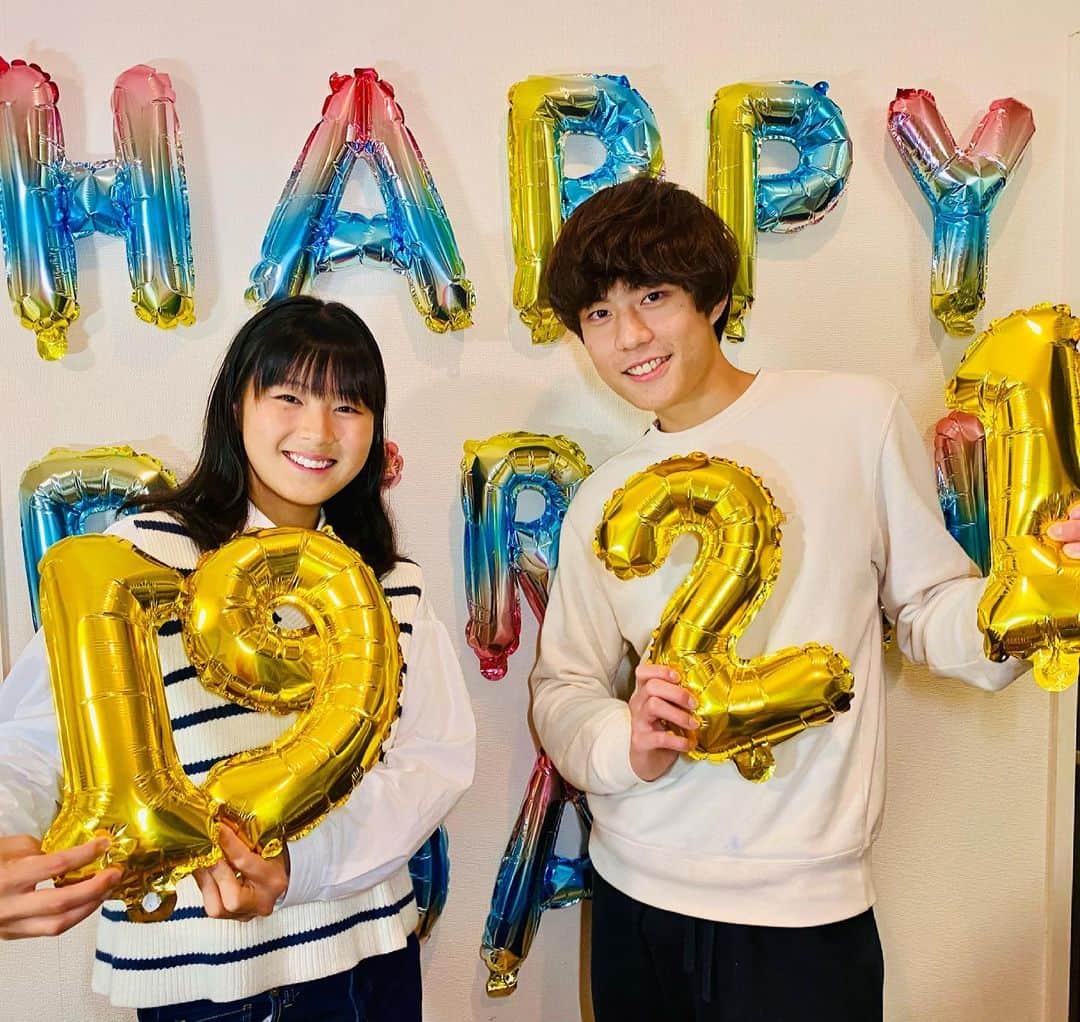 佐藤久真莉のインスタグラム：「先日19歳の誕生日を迎えました🎊 ラストティーン楽しみます😝 みなさん、これからも宜しくお願いします。  #実は兄と同じ誕生日  #19」