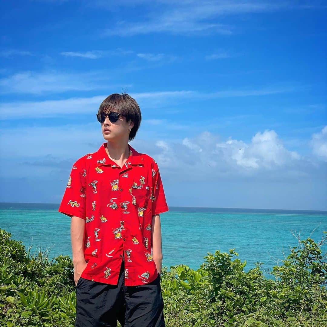 藤村政貴のインスタグラム：「日焼けが痛すぎます…」