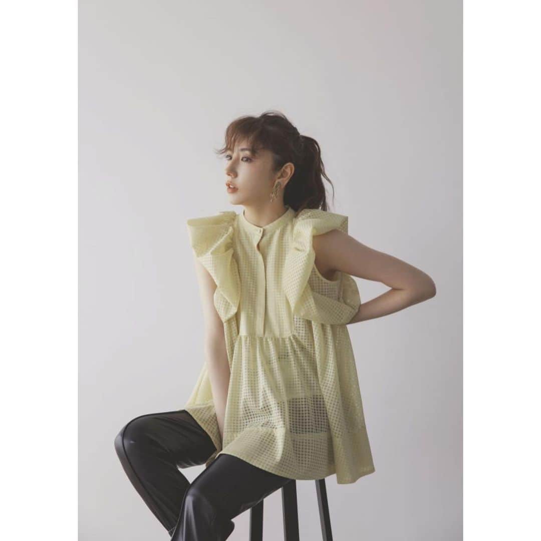 美香さんのインスタグラム写真 - (美香Instagram)「@stylevoice_official  新しい記事が公開されました💛  この日の衣装。 ぜーんぶタイプすぎました💛 #美香連載 #」5月7日 18時35分 - mikaofficial99