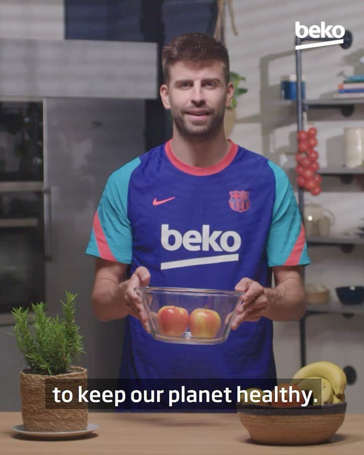 ジェラール・ピケのインスタグラム：「With small actions we take, we'll be leaving a better world to future generations 🌍  Our partner @beko is reminding us that we’re all connected with the planet more than we think. I have a piece of advice for you to find out what we can do for a better and sustainable planet.   🔗Check out my bio to see how we are connected.   #BekoConnections」