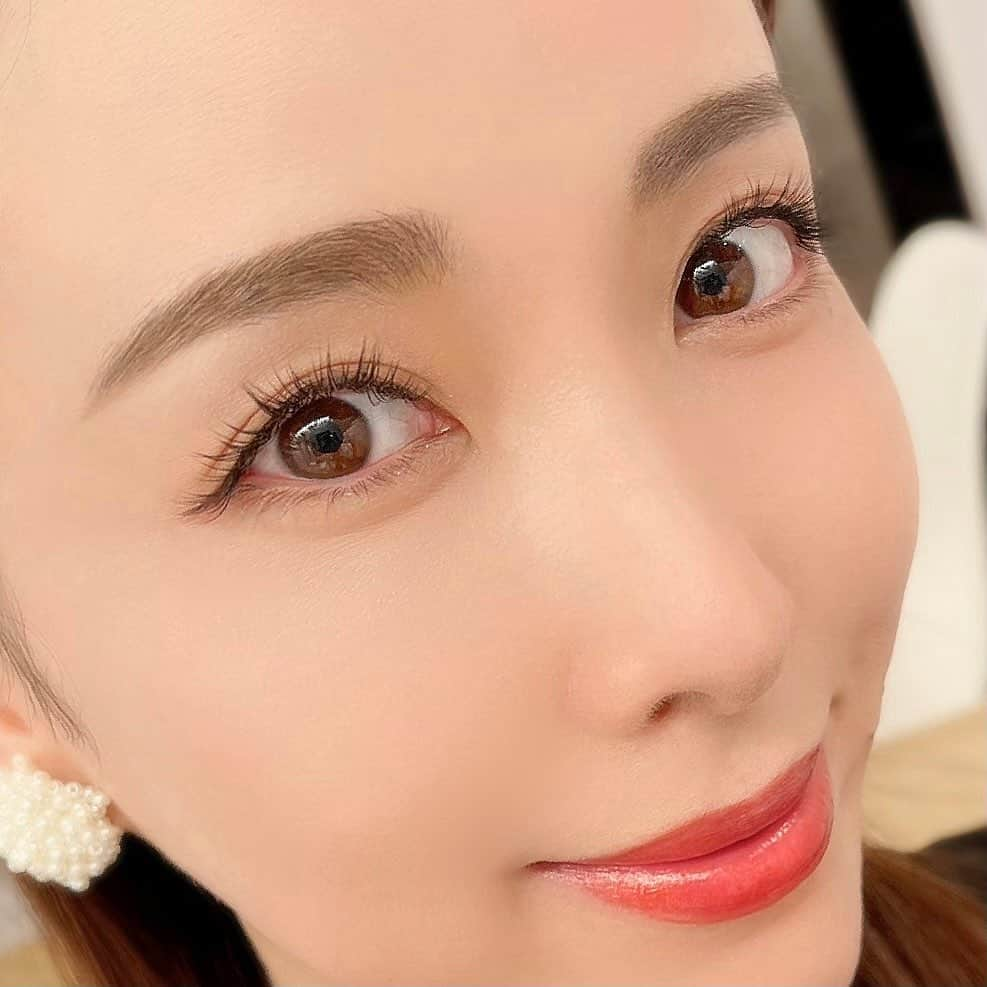 瀬戸早妃さんのインスタグラム写真 - (瀬戸早妃Instagram)「私の最近のまつ毛のデザインをご紹介します👀💕  . サロンは表参道駅からすぐの、 Eye candy表参道店🥺✨ @eyecandy_omotesando  . ☑︎グードラッシュ　 ・Jカール（絡まりにくく切長に見える） ・太さ0.2mm（太い方） ・目頭から9mm/12/12/13 ・両目180本  グードラッシュは軽くてふわふわしたつけ心地なのでまつ毛の負担も少なく、長持ちするのが特徴です💕 . スタッフさんたちもいつも優しくて 癒されるのです♪ 初めての方にもおすすめですよ〜✨ 参考にして頂けたら、いいねと保存して頂けたら励みになります🥺✨ （iPadを使って初めて文字手書きの編集してみました📝）  マネージャーの石本さんいつもありがとうございます💖 @ishizu40  . #マツエク #まつ毛エクステ #eyecandy #アイキャンディー #eyecandy表参道店  #美容 #まつ毛 #まつ毛ケア」5月7日 21時03分 - plievesaki