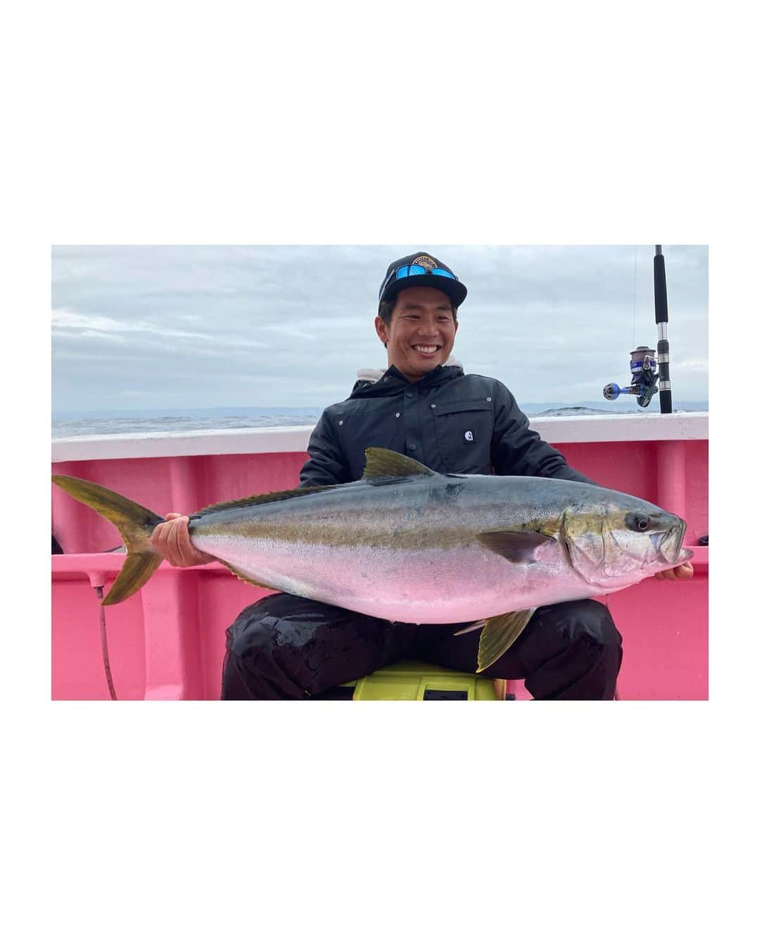 大原洋人さんのインスタグラム写真 - (大原洋人Instagram)「First ever catch king fish in Japan🐟  念願の初ヒラマサ🐟18kg!!! 今まで釣った魚とは比べ物にならなかった でももっとデカイの釣りたい！！  山正丸さんのもとで色々教えてもらいようやくキャッチできた！ 船長をはじめ、周りの方々のサポートで釣ることができました😊  目指せ30kgオーバー！  #投政 #オフショアキャスティング #外房 #ヒラマサ」5月7日 21時32分 - hirotoohhara