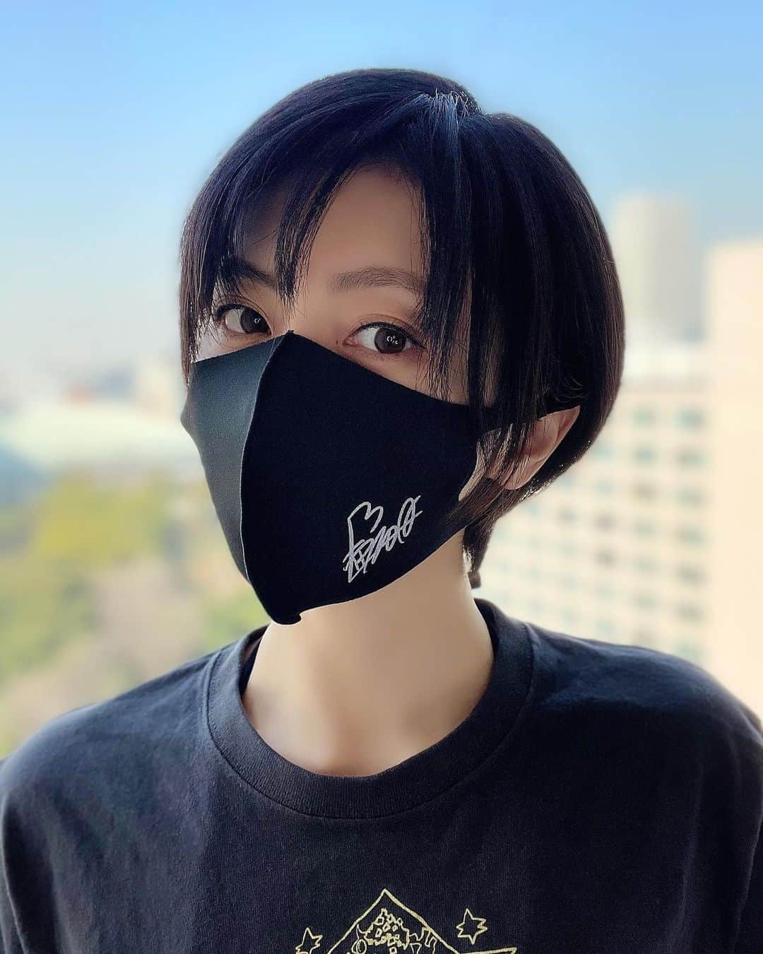 乃亜のインスタグラム：「https://booth.pm/ja/items/2711186 ・ ・ ・  #portrait #shotting #Japanesegir #followme  #selfie #自撮り #インスタグラビア #グラビア #着衣グラビア  #セクシーショット  #マスク #ショートヘア #Tシャツ #被写体 #AV女優 #セクシー女優 #痴女優 #痴女 #乃亜」