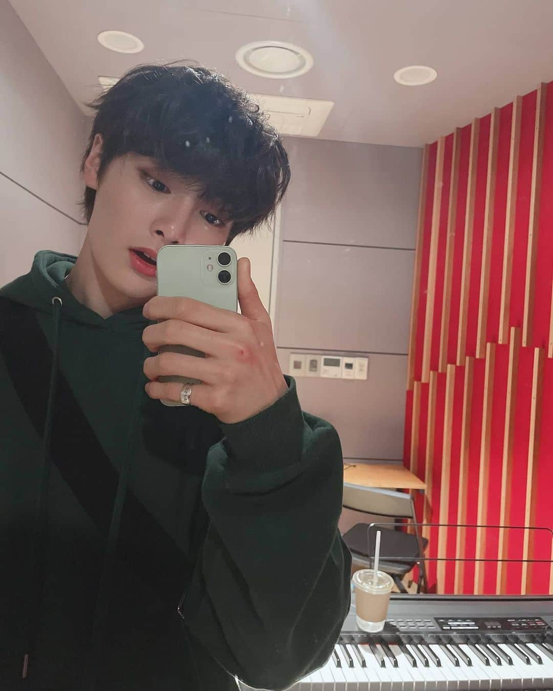 Stray Kidsさんのインスタグラム写真 - (Stray KidsInstagram)「초록초록💚 #StrayKids#STAY#OOTD#IN스타그램#🦊」5月7日 22時29分 - realstraykids