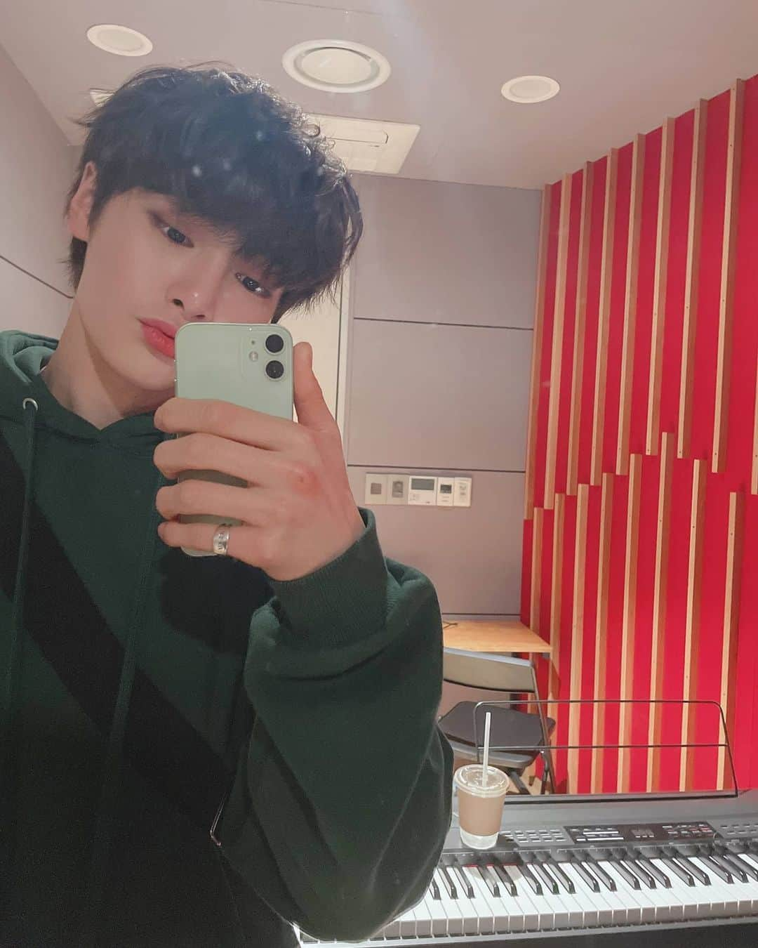 Stray Kidsさんのインスタグラム写真 - (Stray KidsInstagram)「초록초록💚 #StrayKids#STAY#OOTD#IN스타그램#🦊」5月7日 22時29分 - realstraykids