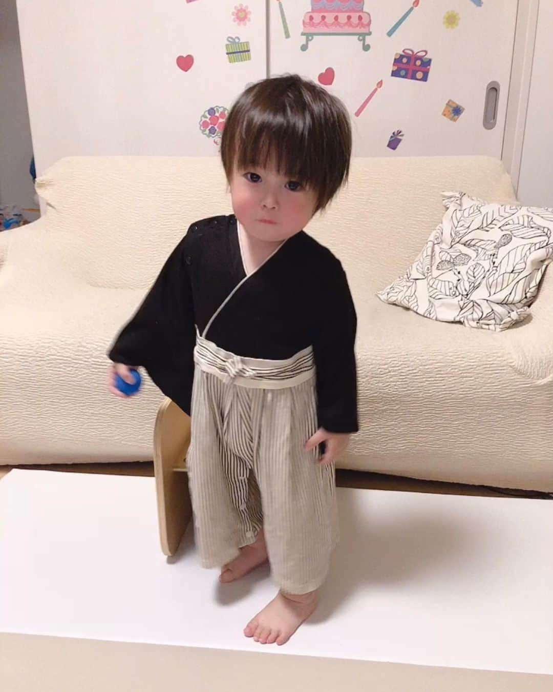 midoriyamaoのインスタグラム：「こどもの日👦💕 菖蒲湯に入れ頭に巻きました♨️ 元気で優しい子に育ってほしいな〜😊  #こどもの日 #1歳7か月男の子 #兜すぐとる #写メ苦戦 #動画に変更 #元気いっぱい男の子 #しょうぶ #菖蒲湯」