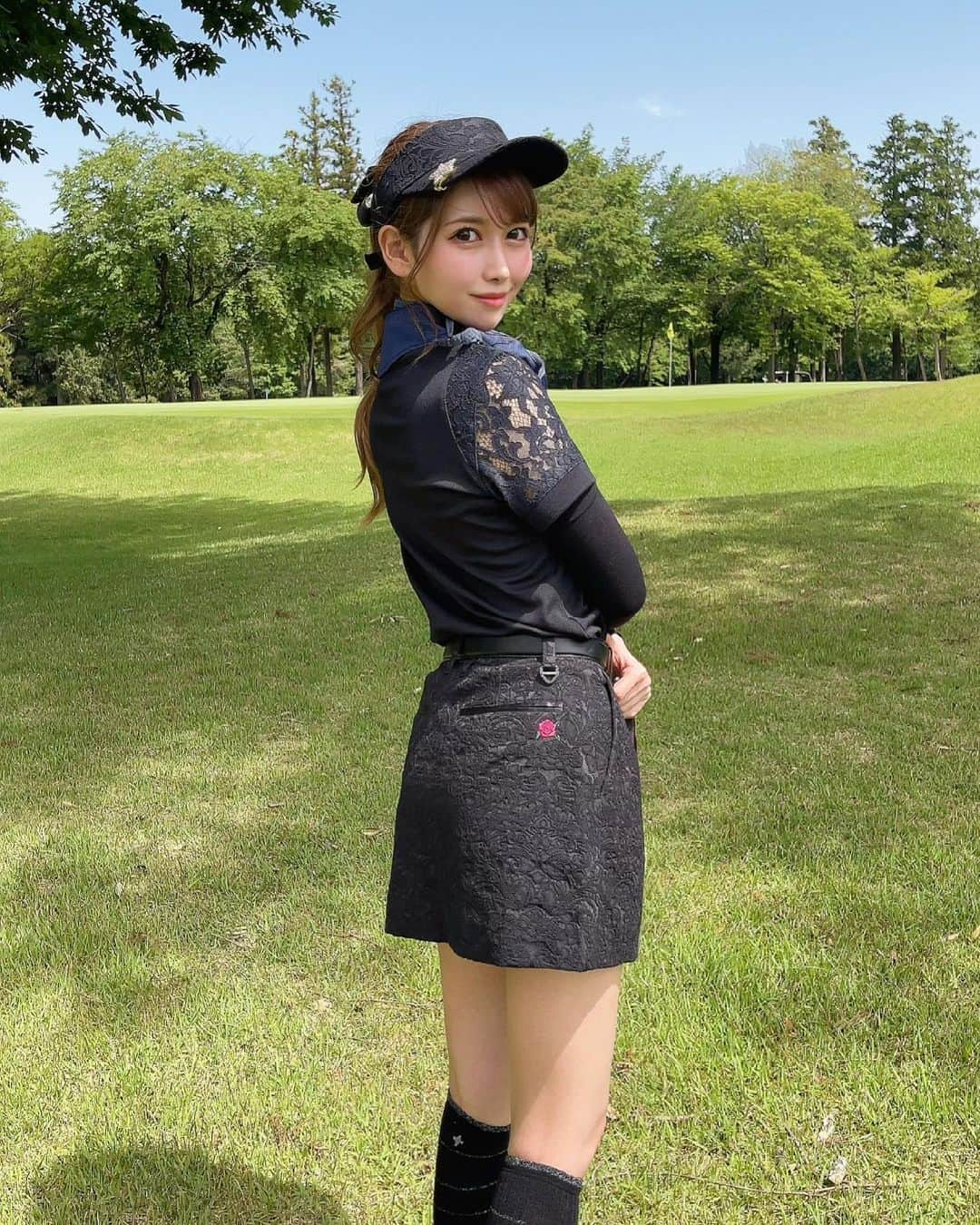 MAYUさんのインスタグラム写真 - (MAYUInstagram)「. 初めて太平洋クラブに行ったよ〜⛳️☀️ 江南コース！ . 🔴104（35putt）で連続100切りが途絶えました、、。😢 難しかったけど、とっても楽しかった！ またリベンジしに行かなきゃ✨ . お天気は最高で、前半は暑すぎるくらいだったよ☀️ . ウェアかわいいから、また詳しく載せようっと🖤🤍 . #ゴルフ女子#ゴルフ初心者#ゴルフ#ゴルフ好き#ゴルフ好きな人と繋がりたい#ゴルフ#ゴルフウェア#ゴルフコーデ#セントアンドリュース#太平洋クラブ江南コース#golf#golfstagram#golfgirl#golfwear#golflife#standrews」5月8日 19時38分 - mayu.kina_golf