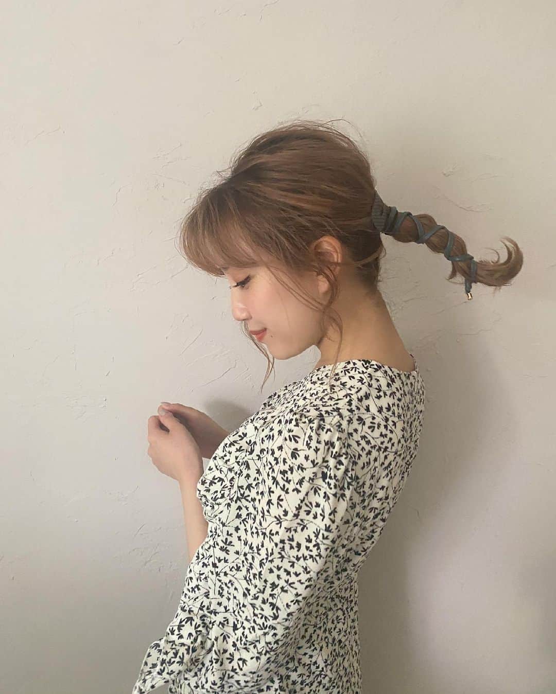 加藤玲奈のインスタグラム：「この前の撮影で 可愛すぎるヘアアレンジをしてもらいました🤭🎀  ヘアメイクをしてもらうと違う自分になれた気がして楽しくて幸せっ☺️」