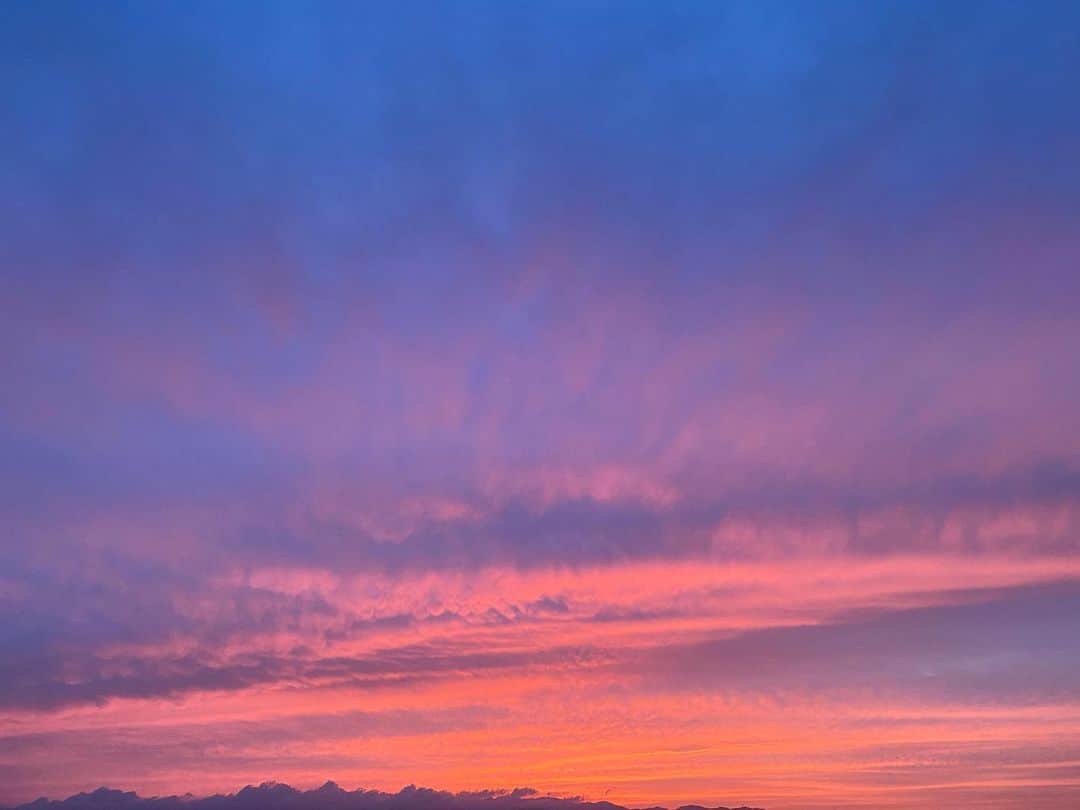 浅本美加のインスタグラム：「✨  Beautiful sunset  #sunset#sunrise#pordosol」