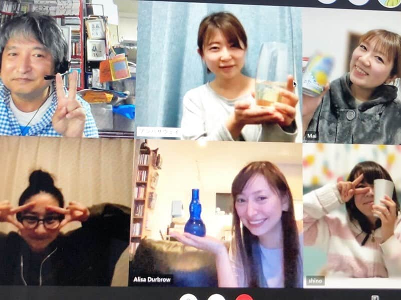 中田あすみのインスタグラム：「天てれオンライン飲み会をしましたー！🍺✨ かなり久々だったので話が止まらない止まらない😂  まさかのひな壇形式ww  早く皆んなで集まってご飯に行ける日が来て欲しいなーー😭  #天てれ #てれび戦士 #飲み会 #皆んなの話が面白過ぎた #またやろうね」