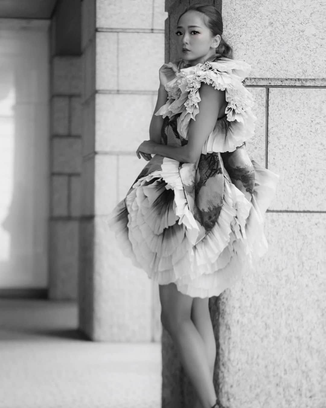 藤井明恵さんのインスタグラム写真 - (藤井明恵Instagram)「𝐘𝐮𝐦𝐢 𝐊𝐚𝐭𝐬𝐮𝐫𝐚 🥀⸜･.｡*･.｡* @yumikatsurajapan  . PALIS COLLECTION Houte coutore dress. . . 𝑝ℎ𝑜𝑡𝑜𝑔𝑟𝑎𝑝ℎ @fukumitadaishi  . . #yumikatsura #pariscollection #dress #wedding #houtecouture #fitnessmodel #korean #model #love」5月8日 11時42分 - myunghae.k314