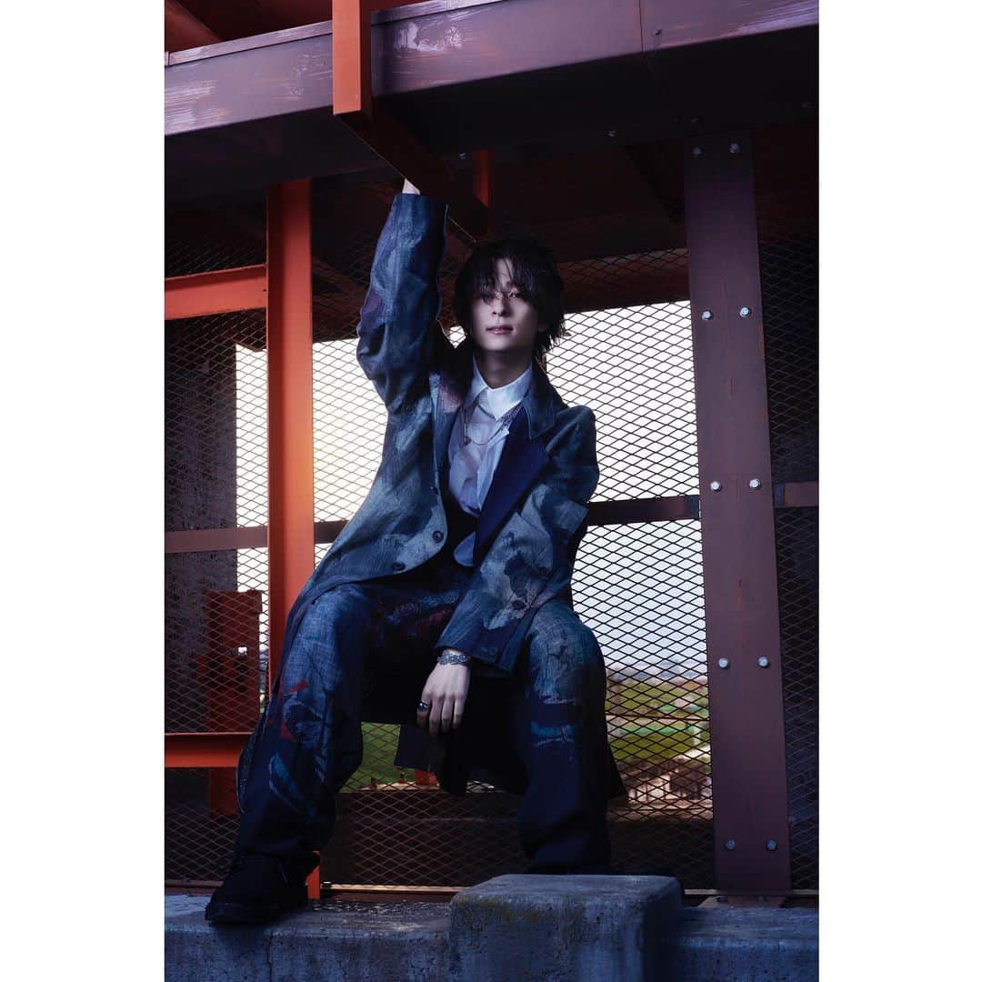 和田颯のインスタグラム：「photographer/yu @uyekiok  hair&make-up/hikaru mochizuki @hikaru.reo  stylist/tsuyoshi nakamura @tsuyoshi_hareteru @dishup.official」