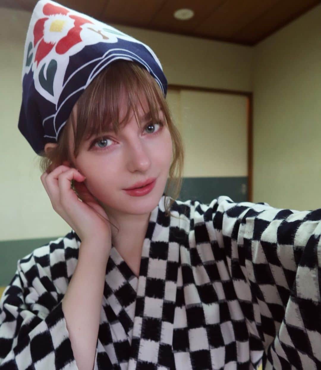 Ella Freyaのインスタグラム：「Guess what ? I finally opened my Patreon again since 4 years ago😊 if you are interested please take a look ! (You know the drill, link in bio)  I’d love to hear your feedback.  I’m really excited to start this journey and form a community.   今日から Patreonをはじめましたよ！　私が思うかわいい写真をたくさんアップロードしますよ！　今日は椿祭りのあんこ服の写真集を投稿しました。Patreonは英語だけですが、Google翻訳をすれば日本語でも見られると思います. 興味があればよかったらプロフィールのリンクをクリックしてください　😊✨」
