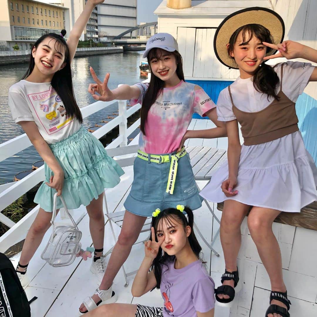 ニコ☆プチのインスタグラム：「☆☆☆ . イケ女4人組っ🥳🥳🥳🥳 . #犬飼恋彩 #葛西杏也菜 #森﨑美月 #八木珠梨 #コーデは全部バイラビです🐰💘 @byloveit_official」