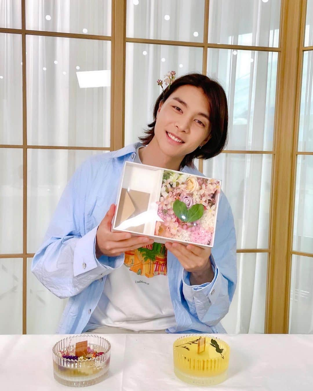 NCTさんのインスタグラム写真 - (NCTInstagram)「Thank you and love you💚 #어버이날  🎁 https://youtu.be/Qyiwe_Sv6a0   #NCT​​ #NCT127​​ #JOHNNY #ParentsDay #Our_Heartfelt_Gifts」5月8日 13時28分 - nct