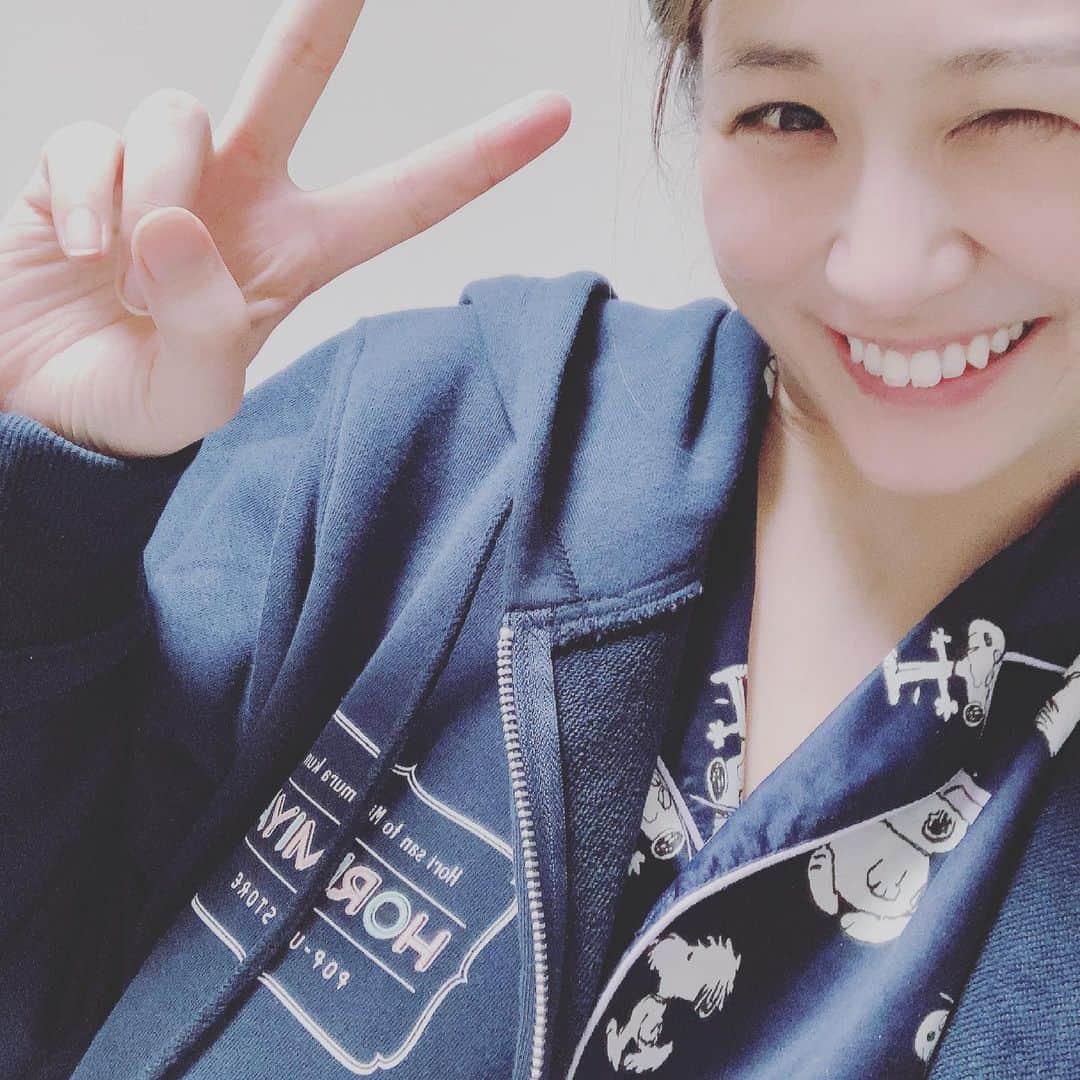 小阪有花（小阪由佳）のインスタグラム：「ホリミアのグッズ使いやすくてめちゃくちゃ可愛い！気軽にウォーキング用の服を買おうとしてたからコレにしよう💕  #HORIMYA #ホリミア #グッズ #アニメ #実はアニメオタク  #可愛いヒロインが好き #ホリミア公式インスタはなさそうだから詳しくは公式HPかTwitterがよさそう」