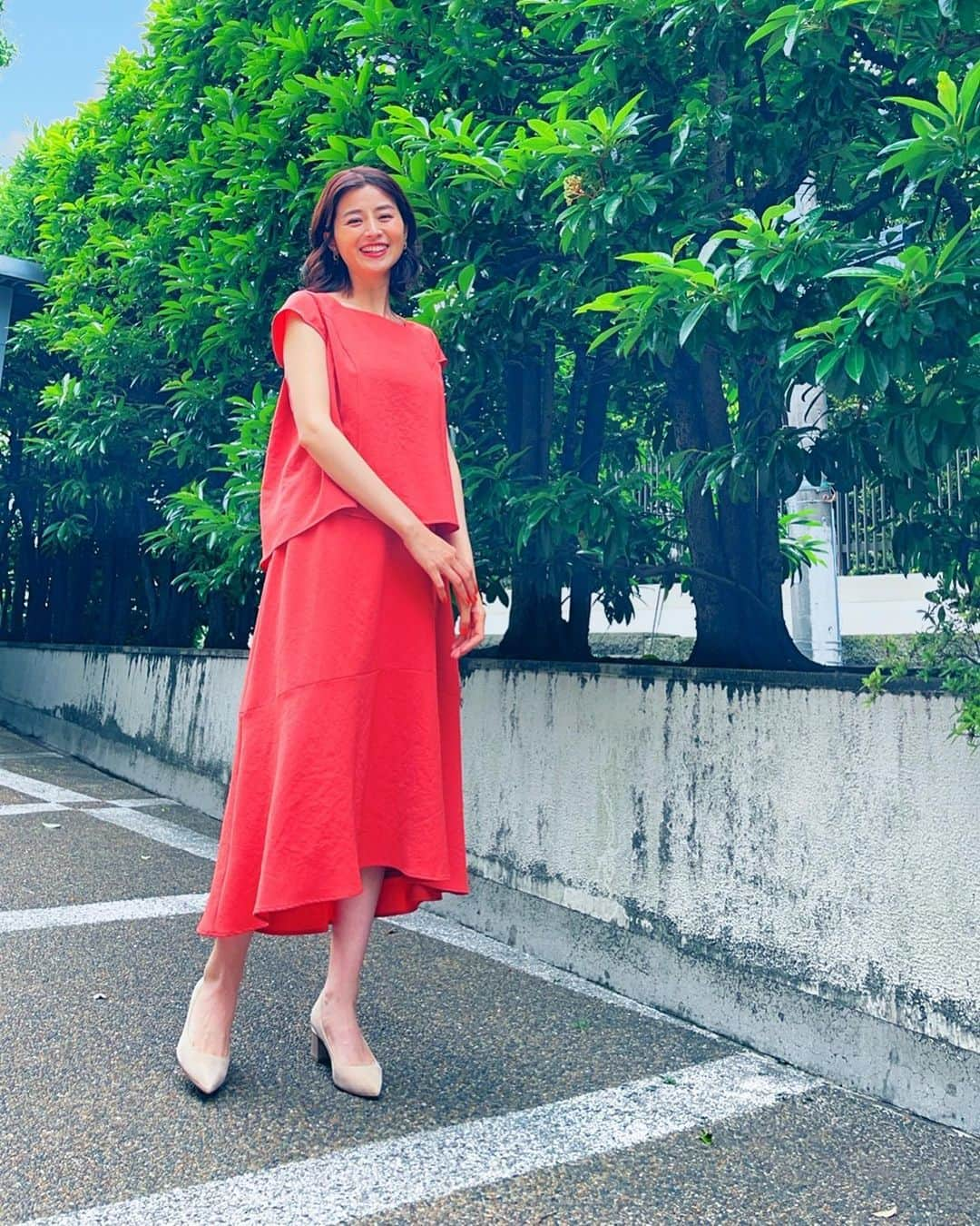 鈴木ちなみさんのインスタグラム写真 - (鈴木ちなみInstagram)「☀️🏝🧡 tops＆skirt...@lounie_jp shoes...@dianashoespress」5月8日 14時50分 - chinami_suzuki0926