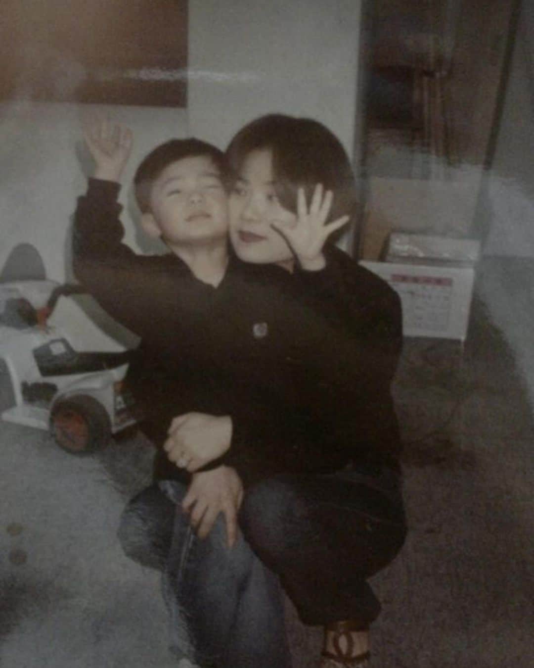 チ・ハンソルのインスタグラム：「Mom&Me❤️ #어버이날」