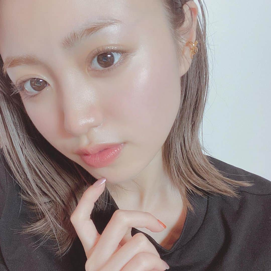 香音さんのインスタグラム写真 - (香音Instagram)「@diormakeup 🌹🤍﻿ ﻿ ローズの柄とloveの文字が刻印された特別な　ルージュ ディオール、ヌーディーな色がナチュラルメイクにも馴染むし、お顔に優しさがプラスされるの♡﻿ ﻿ 4枚目のカプチュールトータルも母の日にぴったりです🌹🤍﻿ .﻿ ﻿ Diorのスキンケアアイテムは香りも良くて、スキンケアの時間がとても楽しくなるなあ﻿ #Diormakeup #Diorskincare #Diorparfums﻿ @diorskincare @diorparfums @diormakeup」5月8日 20時27分 - kanon420_official