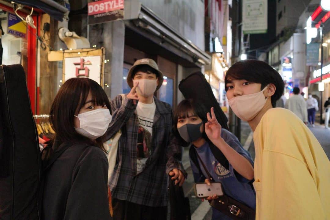 のインスタグラム：「恋人たち　さしずめ一番星」