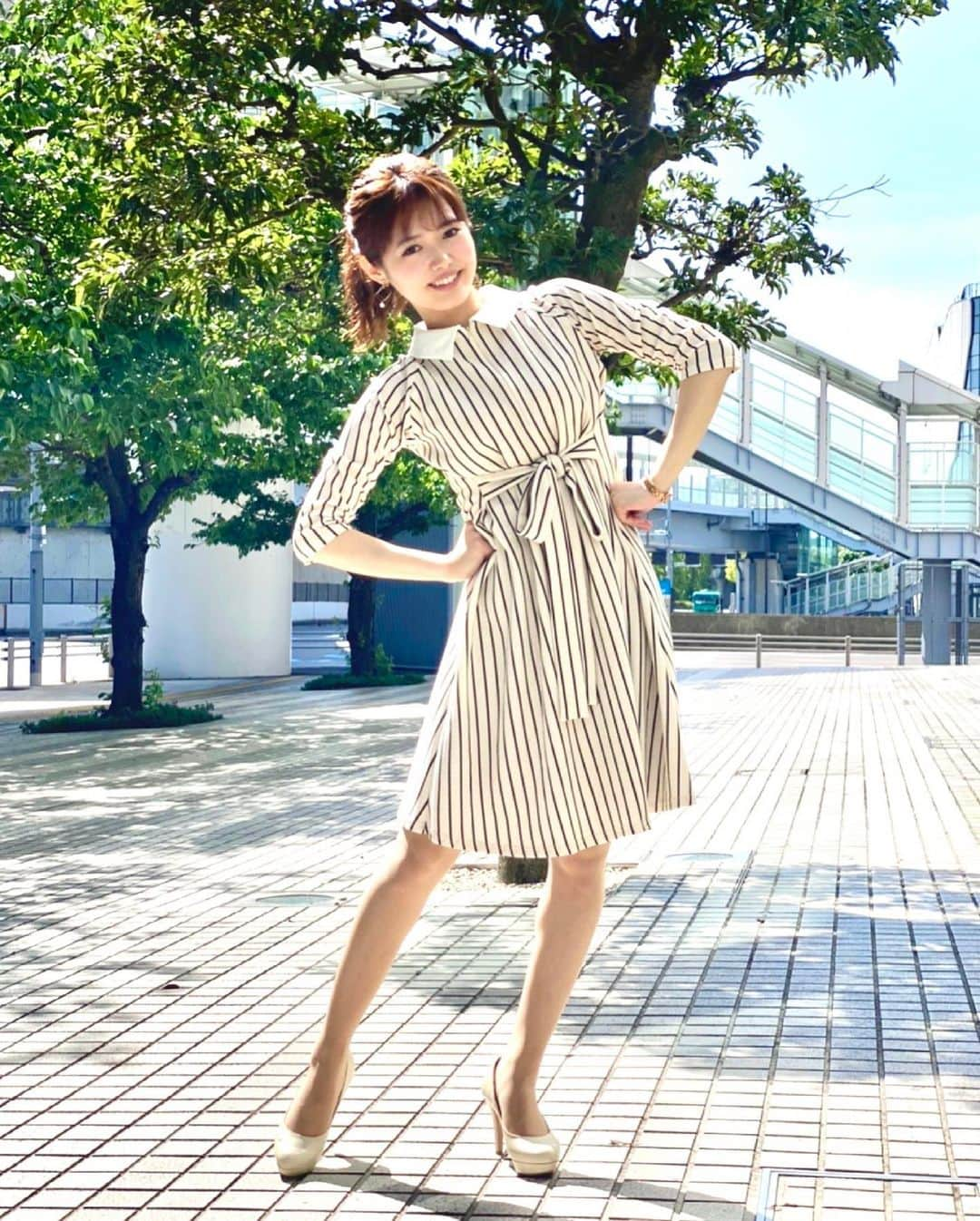 谷尻萌さんのインスタグラム写真 - (谷尻萌Instagram)「こんばんは♪ 萌やで😍 今日もお疲れさん✨  今日はどんな一日でした？☺️ 黄砂が飛んできて大変ですよね🥲 私は、お肌が弱いので今日はお洗濯物は外干ししーひんかったよん👌 お車にもうっすら積もってしまっているかもしれんなあ😭🚗  明日も気温上昇するから急な暑さにきーつけて過ごしてな☺️水分補給しっかりしてや♥️  今日のインスタライブですが、音声トラブルで何度も繋ぎなおしてごめんなさい🙏 来週はちゃんと繋げるようにしておきます🌸💕  ほなおやすみ💤 いい夢見てね〜💐」5月8日 22時38分 - tanijiri_moe