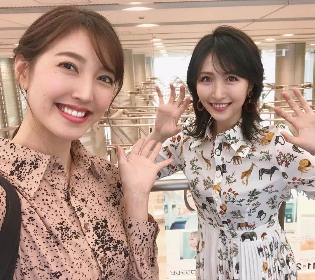 小澤陽子さんのインスタグラム写真 - (小澤陽子Instagram)「𝚊𝚝 𝚠𝚘𝚛𝚔☻  明日から、東京競馬場での GⅠ🏅５週連続開催🎉✨  まず明日は、３歳のマイル王決定戦 NHKマイルカップです！！  今夜の馬好王国(25:15-)での予想対決はもちろん、 BSスーパーKEIBAの競馬中継(日曜15:00-)で 是非熱戦を一緒に楽しみましょう😆  明日のゲストは、るーりーこと 同い年の横山ルリカちゃん💛🧡  #おやすみなさい #Goodnight #NHKマイルカップ #馬好王国 #フジテレビKEIBA #オリジナルマスク #日曜15時〜 #BSスーパーKEIBA #競馬中継！ #アナウンサー #衣装 #アナウンサー衣装 #コーディネート #アナウンサーコーデ #ヘアスタイル #ポニーテール #ハーフアップ #本日の髪型と衣装🌸」5月8日 22時45分 - yoko.ozawa729