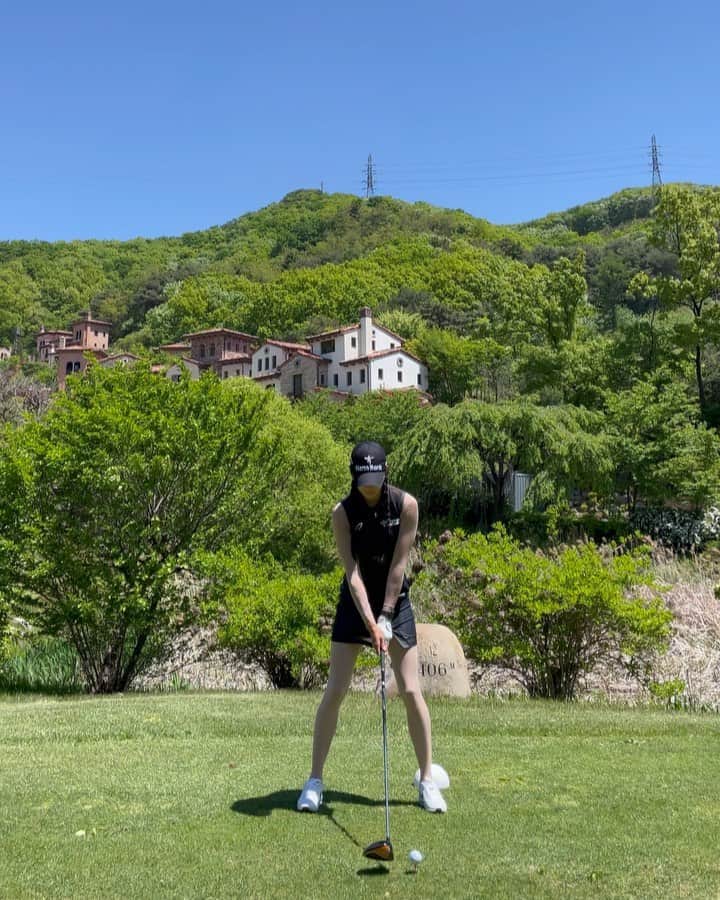 チョン・ジユのインスタグラム：「연습연습🏌️‍♀️」