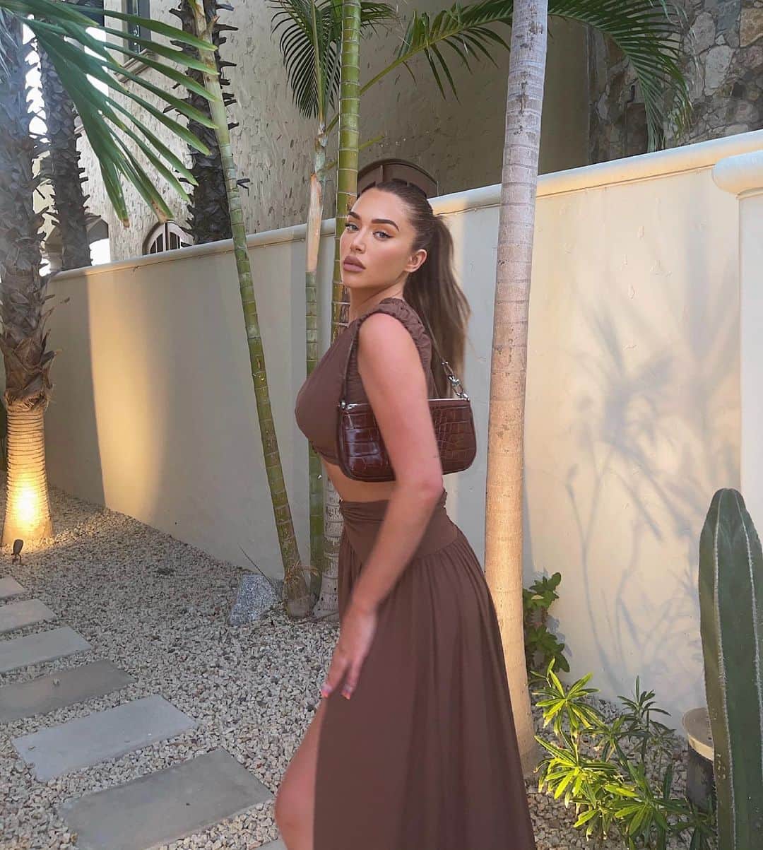 Anastasia Karanikolaouのインスタグラム：「🤎」