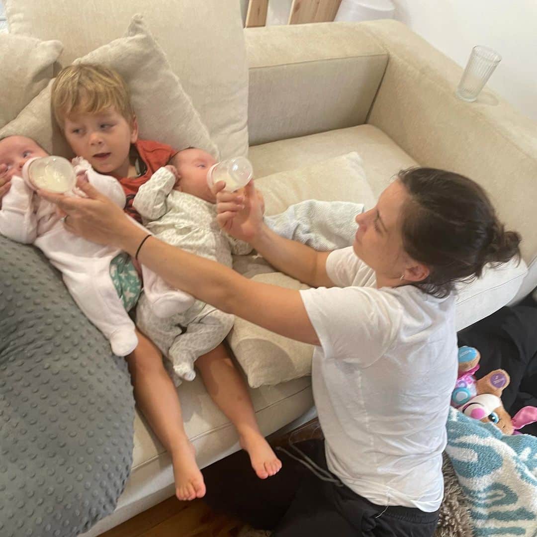 ネイサン・バーンズのインスタグラム：「Happy Mother’s Day @biancajadep  SUPERMUM!!!! We all love you so much and hope you have a wonderful day. X Leo, Maeve ,Macy」