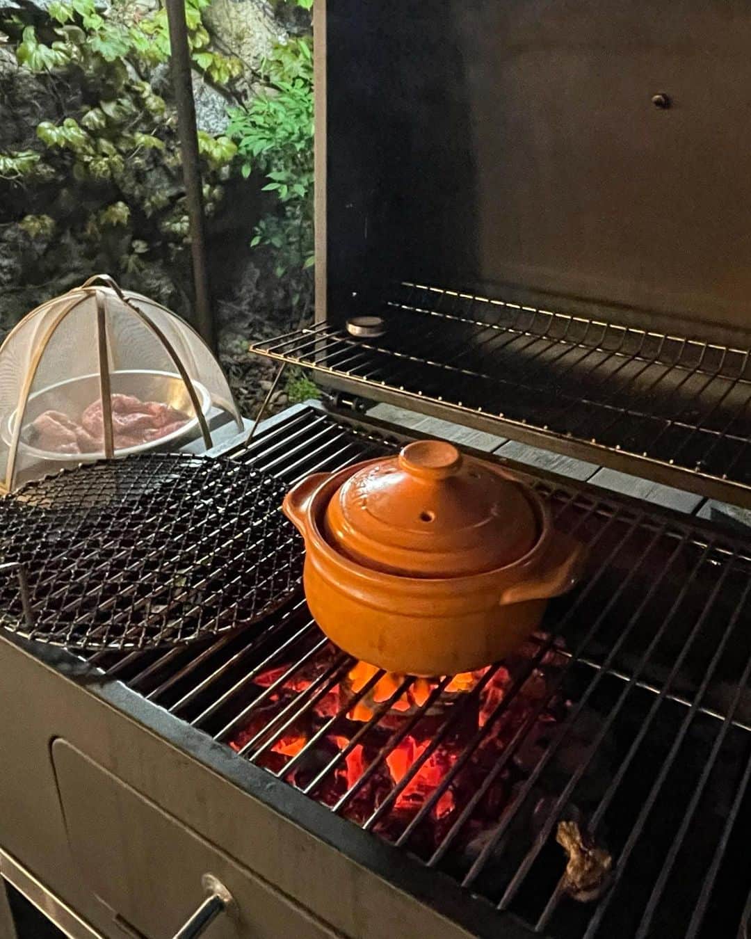 イ・チョンアのインスタグラム：「풀멍 후 불멍 today 🙃  얼마만의 진짜 집 밥 인지 🏠」