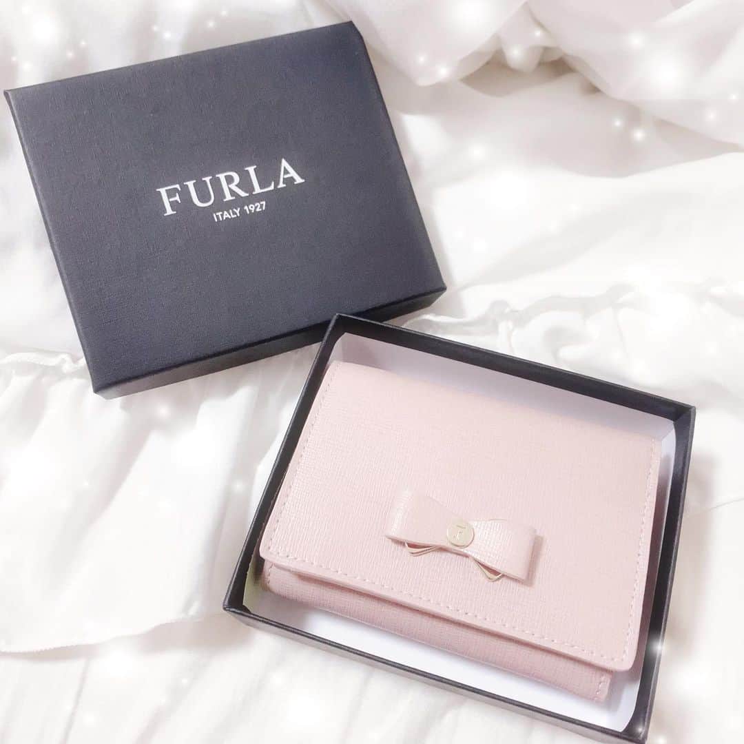 町田穂花のインスタグラム：「. . お財布新しくした〜🎀 . ピンクってやっぱりかわいいね( ᐡ｡• ·̫ •｡ᐡ )‪‪❤︎‬ . @furla #furla #furlawallet #お財布 #量産型」