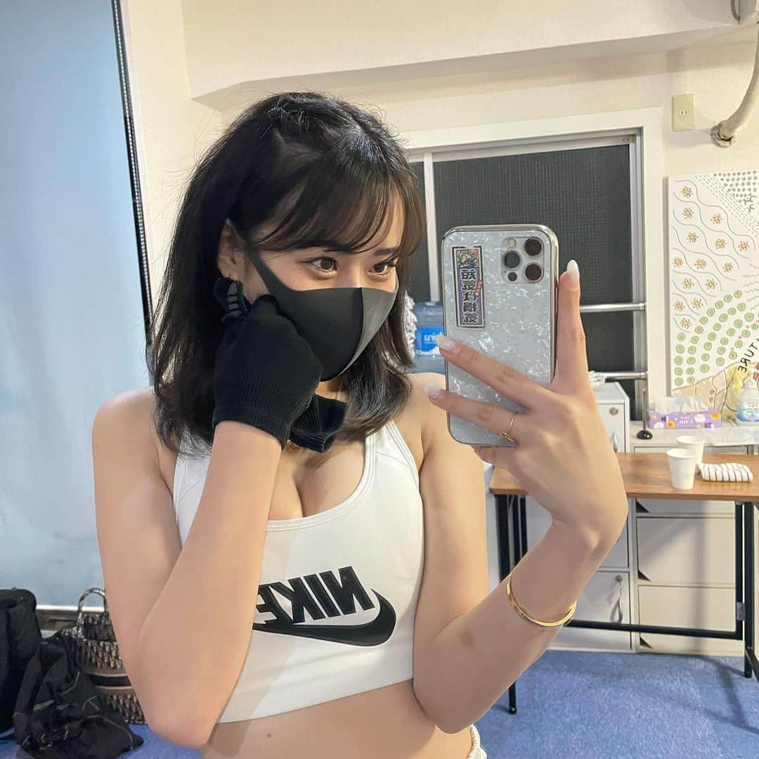 雛野ぽぽさんのインスタグラム写真 - (雛野ぽぽInstagram)「@personal.gym.hu.revo  一緒に筋トレする？」5月9日 23時19分 - 1mariannnnn