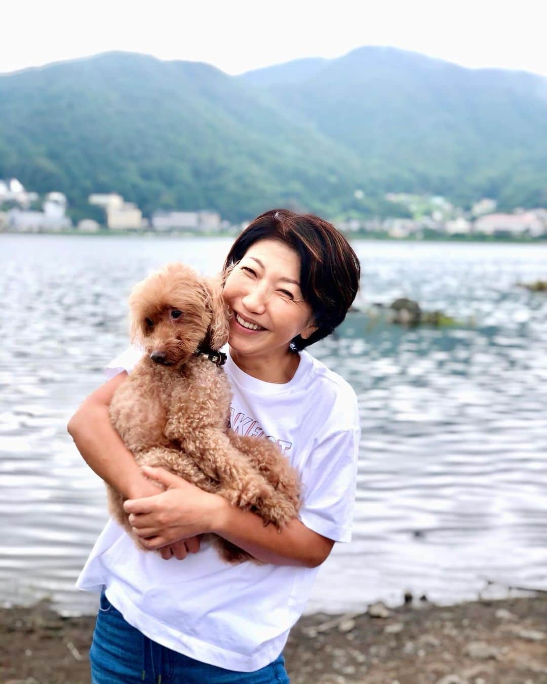 小倉星羅さんのインスタグラム写真 - (小倉星羅Instagram)「#母の日 🌷 お花買って行ったら家にいないし、私も仕事だしのバラバラだけど、元気でいてくれたらそれでいい🤷🏼‍♀️  私より体力あるし、仕事するし、テンション高いし…  パワフルすぎて私に怒られる母です。  少なからず遺伝子引き継がれてます。  #Thanksmom」5月9日 23時23分 - seira_ogura