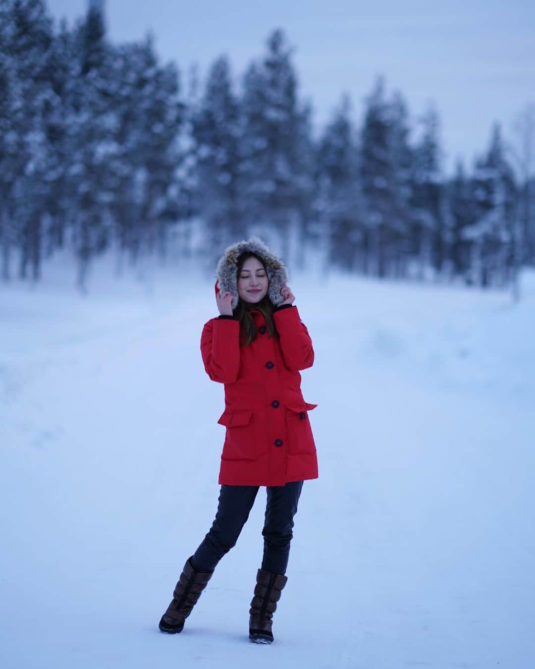 辰巳奈都子のインスタグラム：「Snow country photo alubum😛  And Thank you for following my account,  Thanks to 70,000 followers🥰」