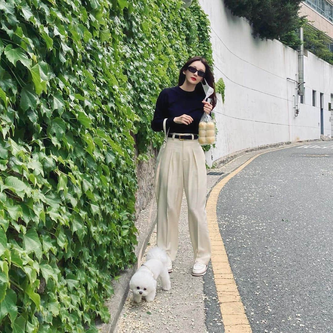 カン・ミンギョン のインスタグラム：「스케줄이 동네에서 끝난 날 꿀 오후 ~_~」