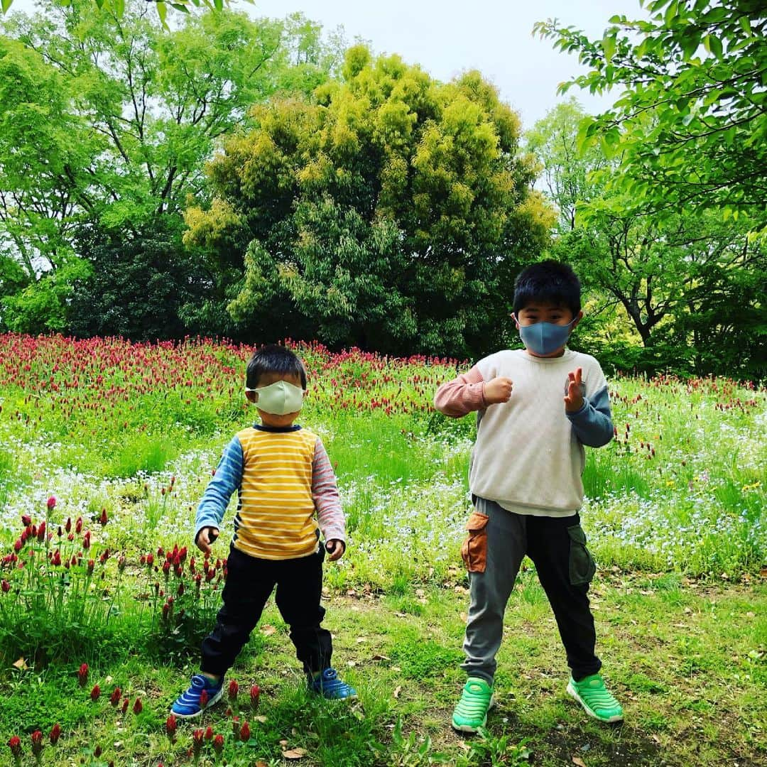 竹下佳江さんのインスタグラム写真 - (竹下佳江Instagram)「#母の日 #子供達からのプレゼント#手作り #お手紙#泣けるやん #ありがとう #ヤンチャ盛り #かぁちゃん頑張る 子供達の成長を日々感じる😊きれいごとばかりじゃないし日々葛藤の連続だけど幸せです💕ありがとう✨パパにも感謝です🍀」5月9日 17時37分 - takechanman0318