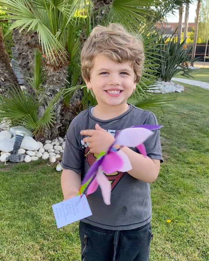 エディン・ジェコのインスタグラム：「🥰」
