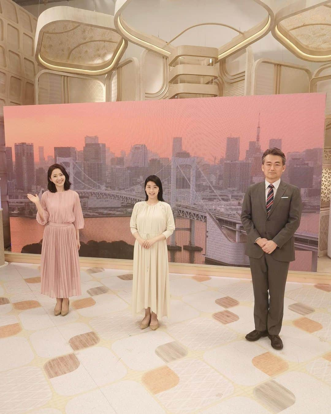 フジテレビ「プライムニュース イブニング」さんのインスタグラム写真 - (フジテレビ「プライムニュース イブニング」Instagram)「きょうは母の日。﻿ コロナ禍でなかなかお母さんに会えない方もいらっしゃるかもしれませんが、電話やメッセージなどで「つながり」が持てるといいですね。﻿ ﻿ きょうもご覧になっていただきありがとうございました。﻿ ﻿ 生野陽子﻿ #CELFORD @celford_official﻿ ﻿ 内田嶺衣奈﻿ #EPOCA @epoca_official﻿ ﻿ #生野陽子﻿ #内田嶺衣奈 @reina.uchida﻿ #奥寺健 @fujitv_announcer﻿ #永尾亜子 @ako_nagao﻿ #フジテレビ﻿ #アナウンサー﻿ #ニュース」5月9日 18時26分 - livenews_it