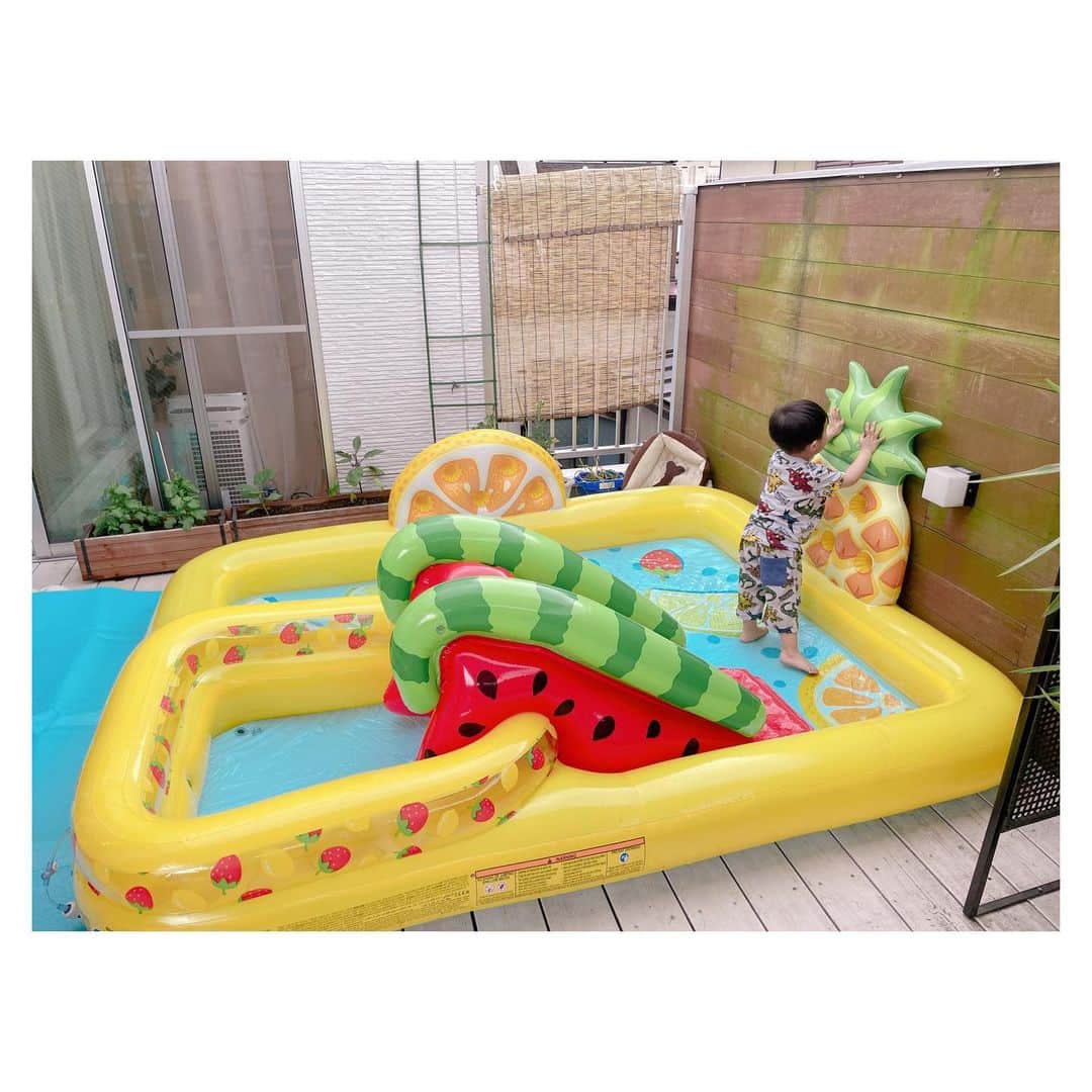 辻希美さんのインスタグラム写真 - (辻希美Instagram)「プール開きしようと思って膨らましたら曇ってきたから水無しプールを楽しみました😆💕💕💪"」5月9日 18時27分 - tsujinozomi_official