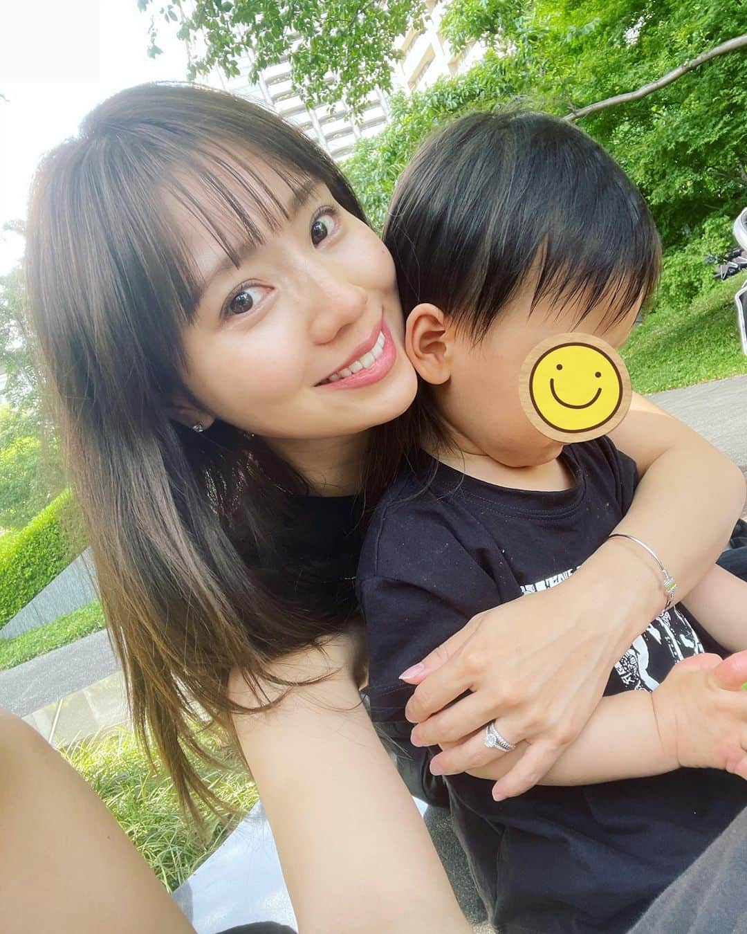 池端レイナのインスタグラム：「全世界的媽咪們 母親節快樂💓 非常感謝我媽！ 也每天辛苦我了～！呵呵 Happy Mother‘s Day！！ 世界中のお母さんたち、母の日おめでとうございます💓 ママ、いつもありがとう☺️ そして、私も毎日お疲れ様！！笑🤣 #母の日 #母親節 #母親節快樂 #mothersday」