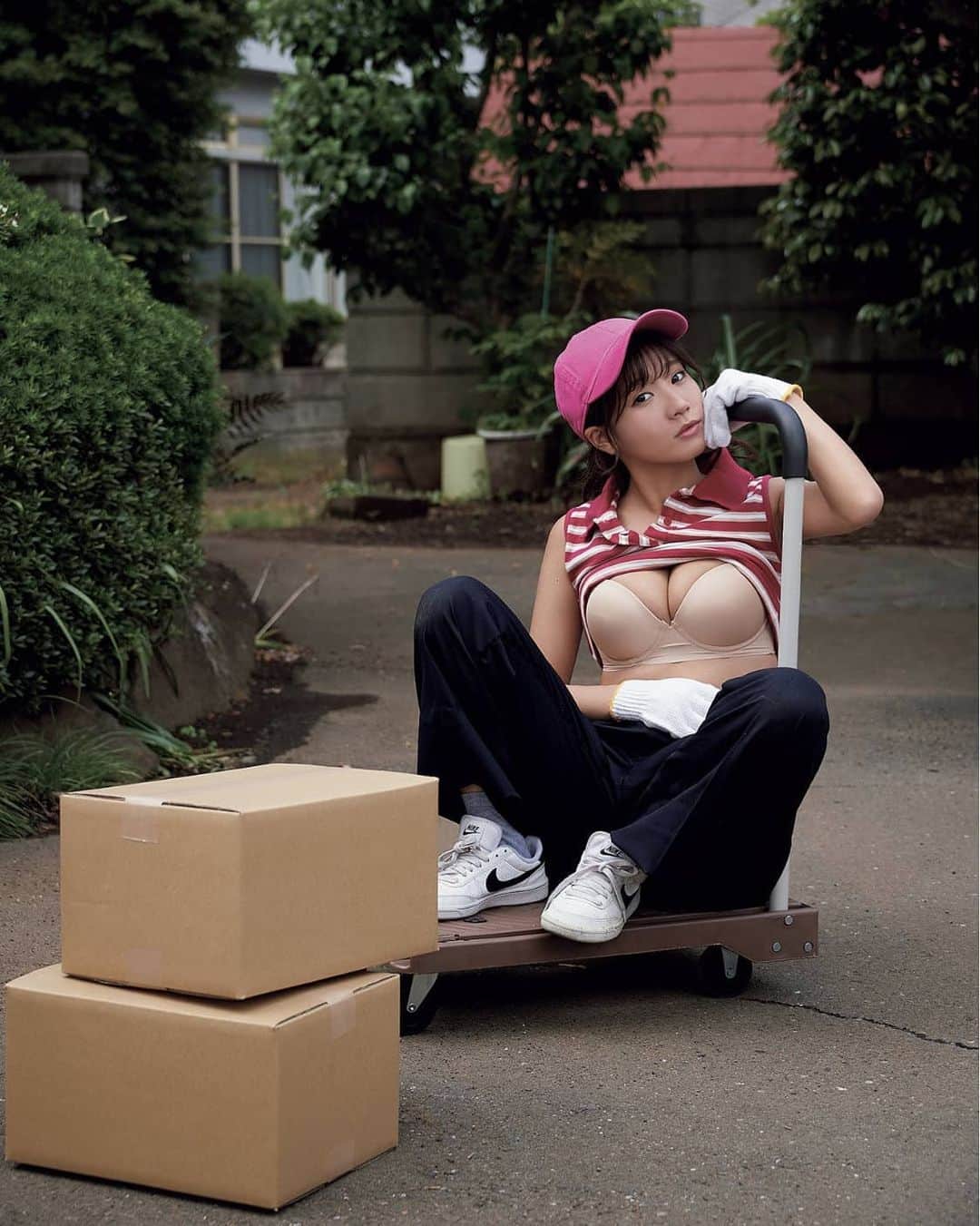 アジアンモデルのインスタグラム：「Aesthetics of asian workers 😍 🔻Rate my asian collection🔻 🎥 @asian_loli.mp4 — asian hot videos!  💃🏻 @asianmodel.place — asian models community!  🍑 @loli.thread — cute and hot lolli!」