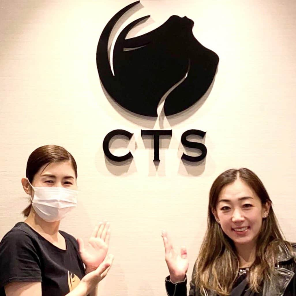 村主章枝さんのインスタグラム写真 - (村主章枝Instagram)「I went to lemieux for my body treatment before I leave to Vegas.  My body felt so much better after having my favorite detox treatment massage. Thank you so much for your support.  アメリカに帰る前に、レミューでトリートメントをしていただきました。デトックス、発汗作用、新陳代謝アップのオイルマッサージをしていただき、スッキリ！ いつも本当にありがとうございます。 #detox  #デトックス #発汗作用  #新陳代謝アップ」5月9日 20時14分 - fumie.suguri