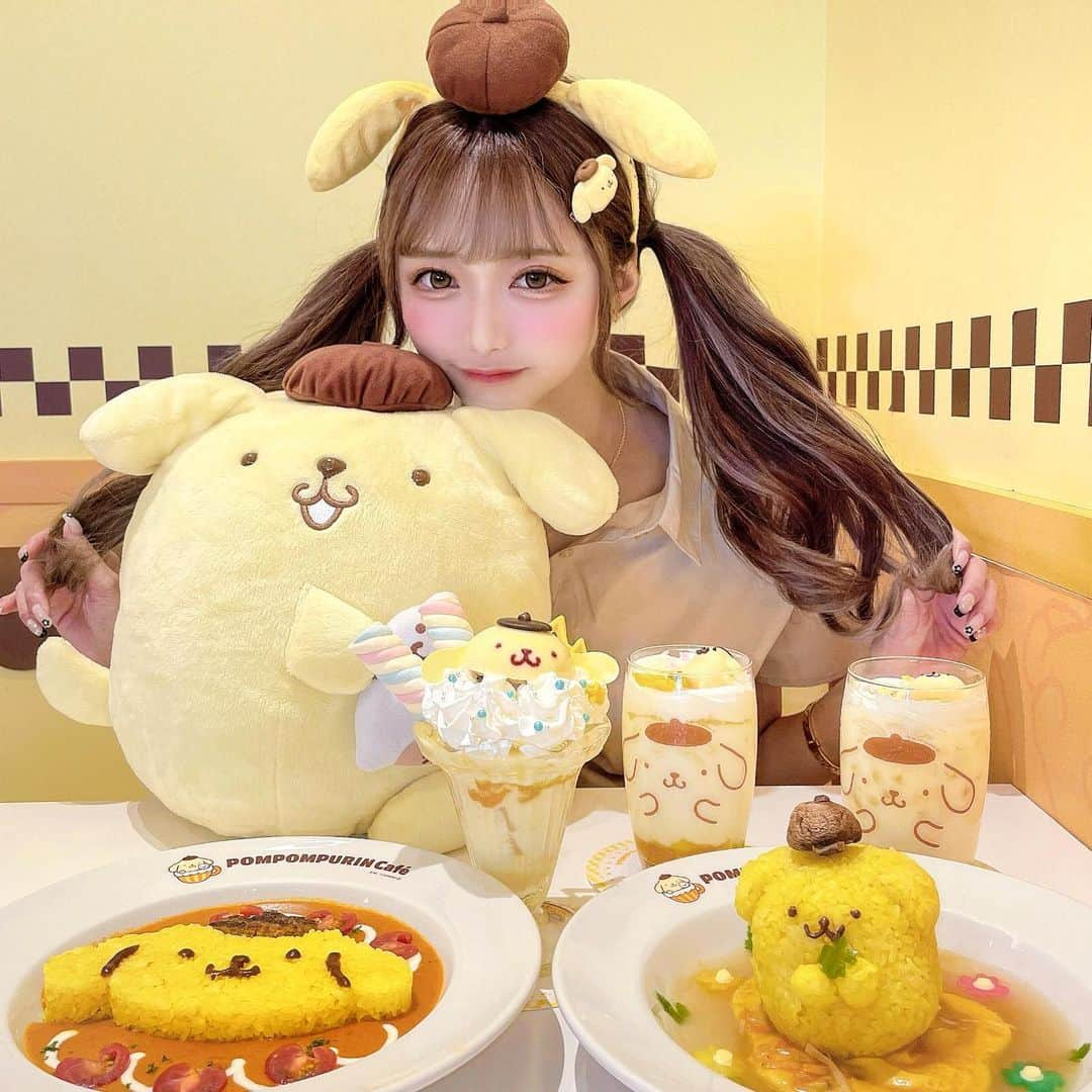 あやちゃんさんのインスタグラム写真 - (あやちゃんInstagram)「念願のポムポムプリンカフェ💛🍮 もう可愛すぎて可愛すぎて🥺🥺🥺 全部ぽむちゃんなの🤍 おすすめセットにしたよ💗 幸せすぎた😋💕 #ポムポムプリンカフェ #ポムポムプリン #ポムポムプリンコーデ #ポムポムプリンカフェ原宿 #サンリオカフェ #サンリオ #サンリオキャラクターズ  #原宿カフェ #原宿ランチ #原宿スイーツ #原宿竹下通り #表参道カフェ #明治神宮前カフェ #黄色コーデ #カチューシャ #サンリオピューロランド  #sanrio #sanriojapan #黄色コーデ #sanriopuroland #サンリオ好きな人と繋がりたい #あっとほーむかふぇ #メイドカフェ #メイド喫茶 #ツインテール #ついんてーる #ツインテールアレンジ #japanesegirl #japanesefood #japanesesweets」5月9日 21時21分 - aya.you.love.r