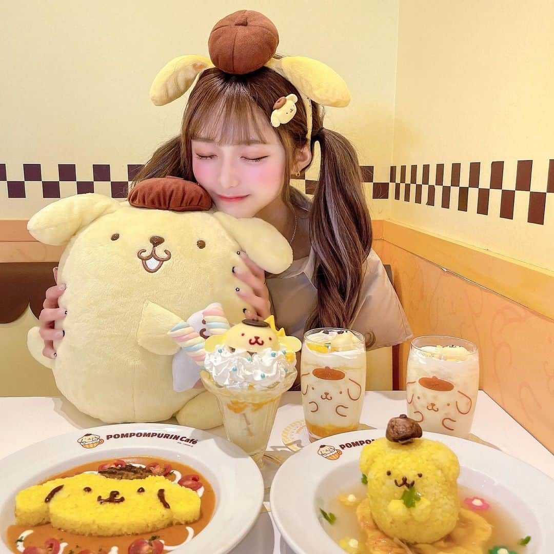 あやちゃんさんのインスタグラム写真 - (あやちゃんInstagram)「念願のポムポムプリンカフェ💛🍮 もう可愛すぎて可愛すぎて🥺🥺🥺 全部ぽむちゃんなの🤍 おすすめセットにしたよ💗 幸せすぎた😋💕 #ポムポムプリンカフェ #ポムポムプリン #ポムポムプリンコーデ #ポムポムプリンカフェ原宿 #サンリオカフェ #サンリオ #サンリオキャラクターズ  #原宿カフェ #原宿ランチ #原宿スイーツ #原宿竹下通り #表参道カフェ #明治神宮前カフェ #黄色コーデ #カチューシャ #サンリオピューロランド  #sanrio #sanriojapan #黄色コーデ #sanriopuroland #サンリオ好きな人と繋がりたい #あっとほーむかふぇ #メイドカフェ #メイド喫茶 #ツインテール #ついんてーる #ツインテールアレンジ #japanesegirl #japanesefood #japanesesweets」5月9日 21時21分 - aya.you.love.r