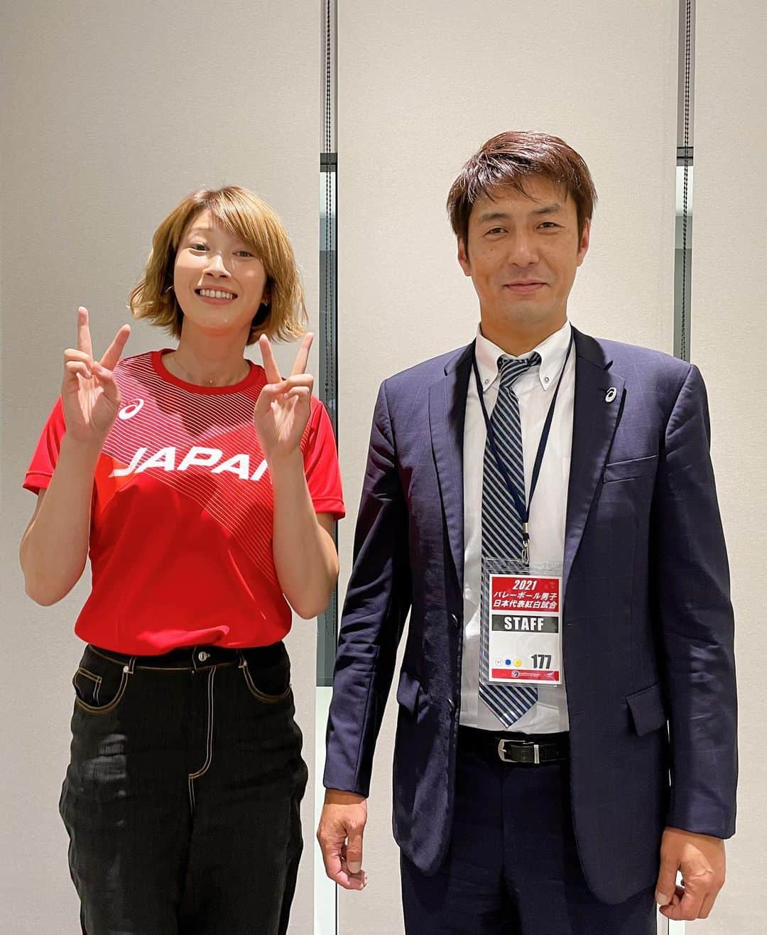 狩野舞子さんのインスタグラム写真 - (狩野舞子Instagram)「・ FODで解説をされていた隆弘さんにも会えましたー😇 ・ 隆弘さんに少しでも追いつきたくてジャンプしたんだけど しっかり重力に負けてる写真撮れてて爆笑🕴 ・ #山本隆弘 さん #隆弘さんに付けられたあだ名 #オマイコ」5月9日 21時34分 - kanochan715