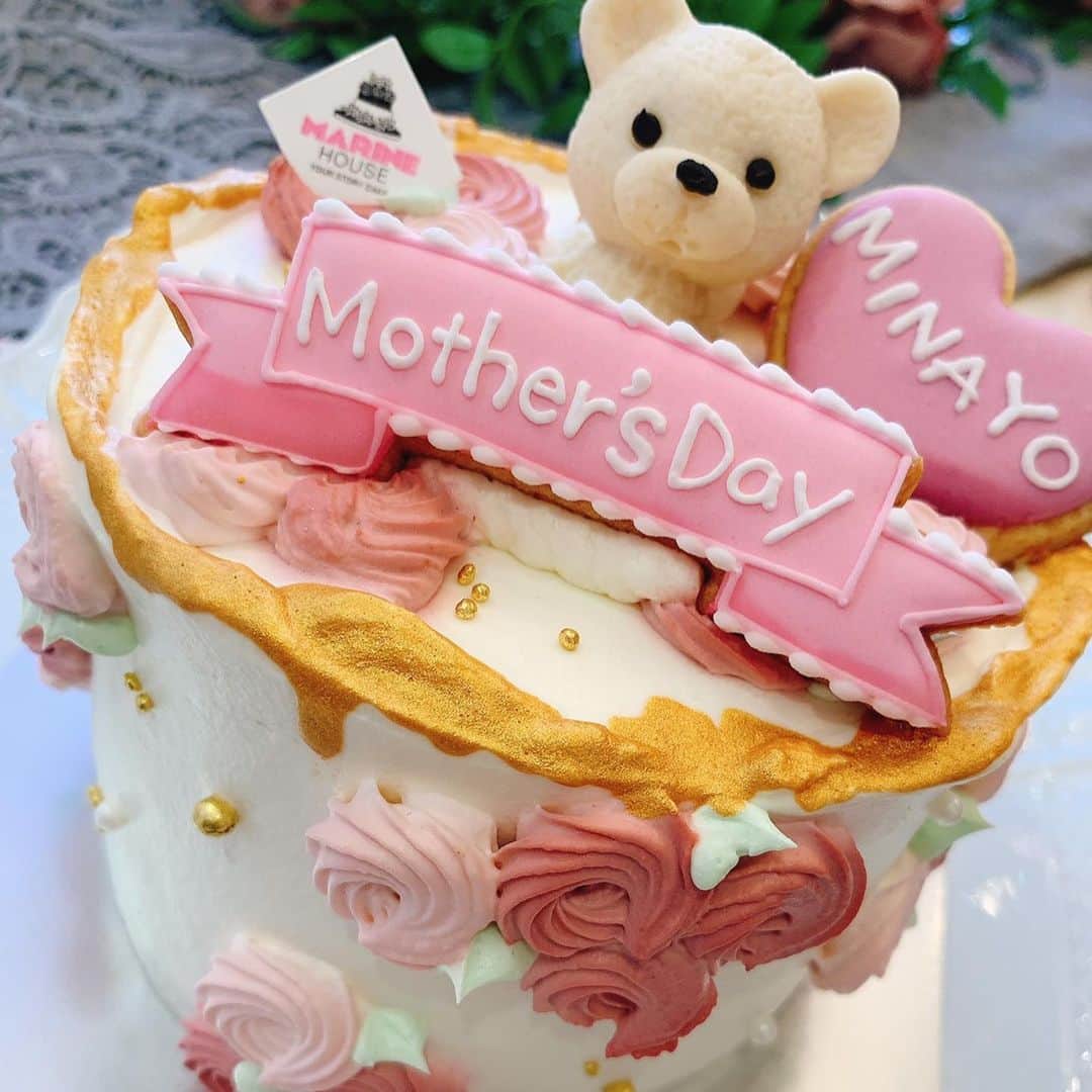 渡辺美奈代さんのインスタグラム写真 - (渡辺美奈代Instagram)「愛弥に母の日のサプライズケーキを頂きました🍰」5月9日 21時46分 - watanabe_minayo